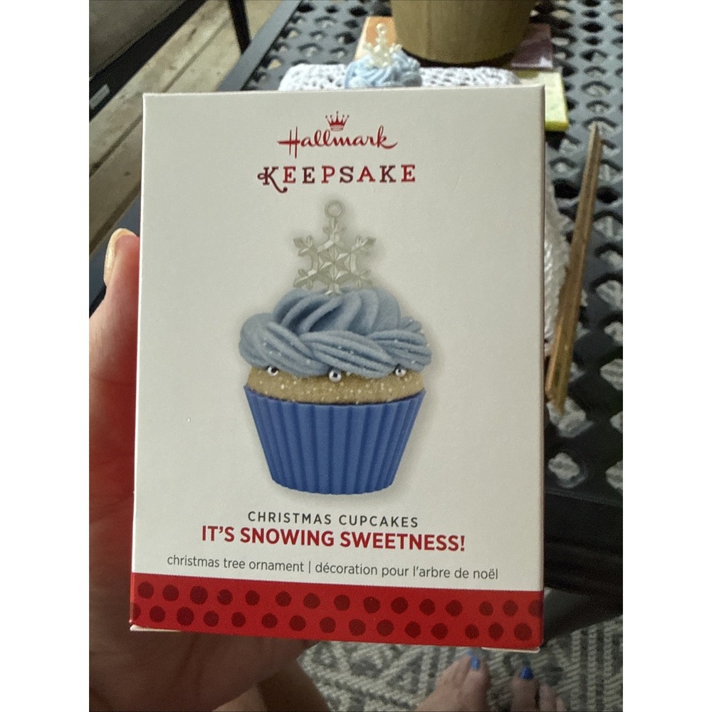 2013 Hallmark Keepsake Ornament It's Snowing Sweetness Christmas Cupcakes